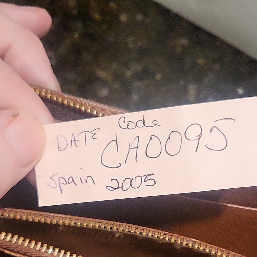 Louis Vuitton Brown and Gold Monogram Clutch - Picture 8 of 11